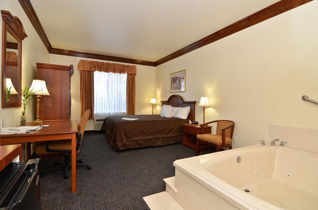 Best Western Fort Worth Inn And Suites Dış mekan fotoğraf